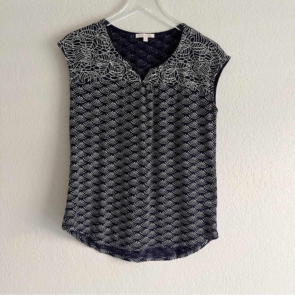 SKIES ARE BLUE Embroidered Tank Size Medium